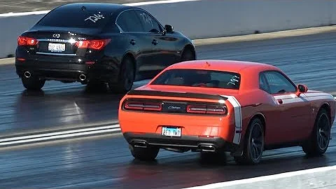 Dodge Challenger vs Infinity Q50 drag racing 1/4 mile run