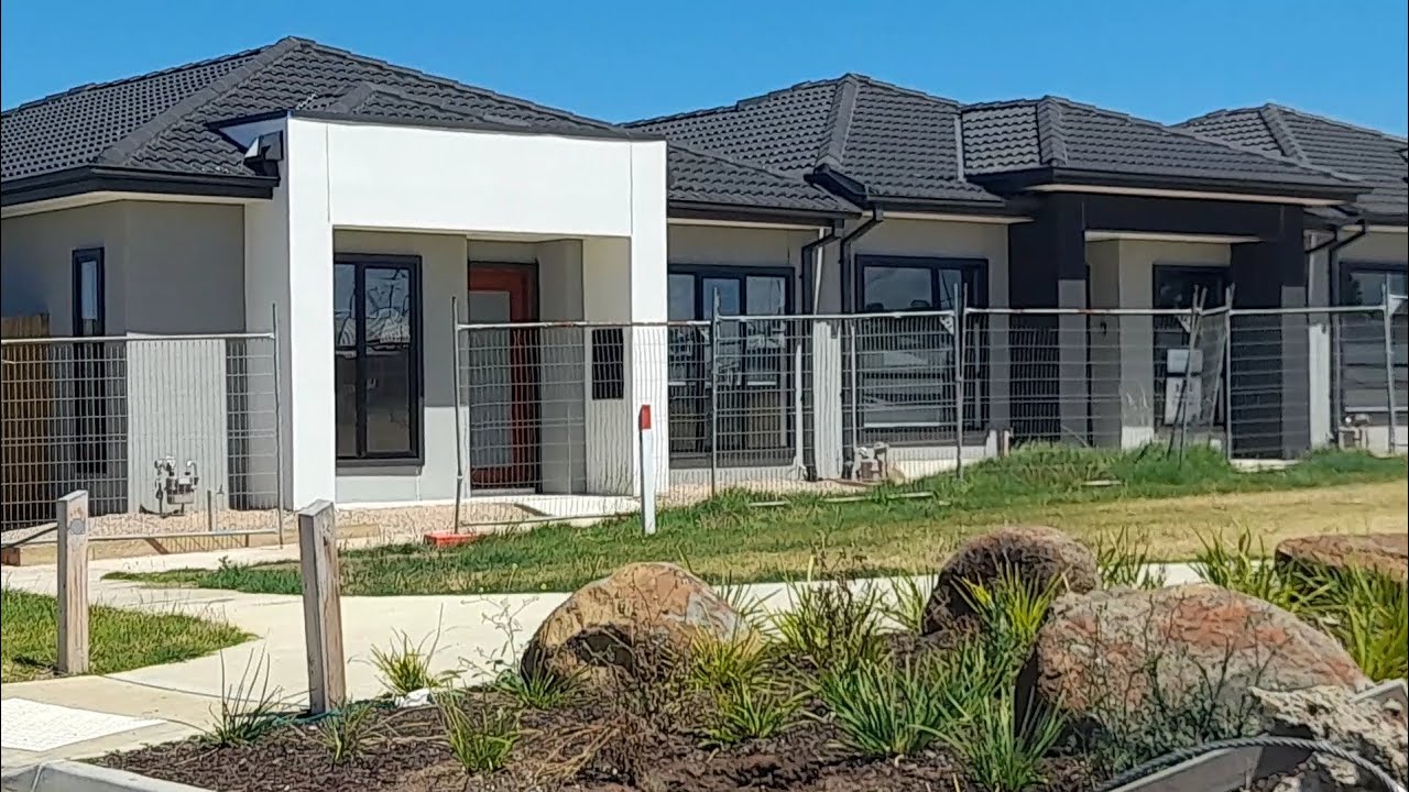 Botania Estate townhomes, Pine Cone Walk 18.1.2026