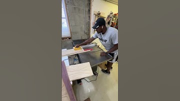 DYI floating shelves for my pantry remodel! ￼￼