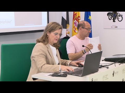 Desinformación, RRSS e IA, conceptos básicos tratados en el Taller impartido por Carmela Ríos