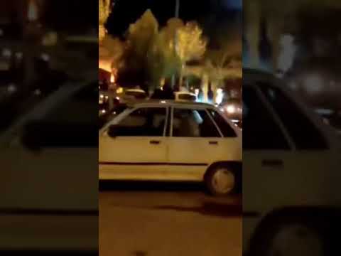 به آتش کشیدن بیت خمینی