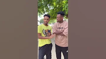 Mursal Iyo Sadaam O Gabar Wadada Ku Foodeeyay Qosol Xidigta Hodan 