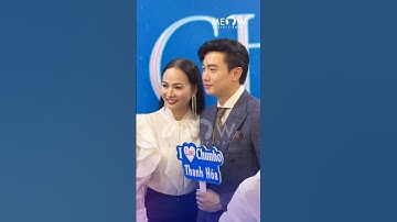 Con gái lớn của MC Quyền Linh nhiệt tình chụp hình cho diễn viên Quốc Trường tại sự kiện