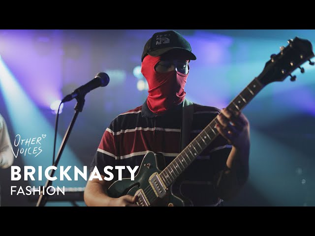 Bricknasty - fashion | Live at Other Voices Festival (2022) class=