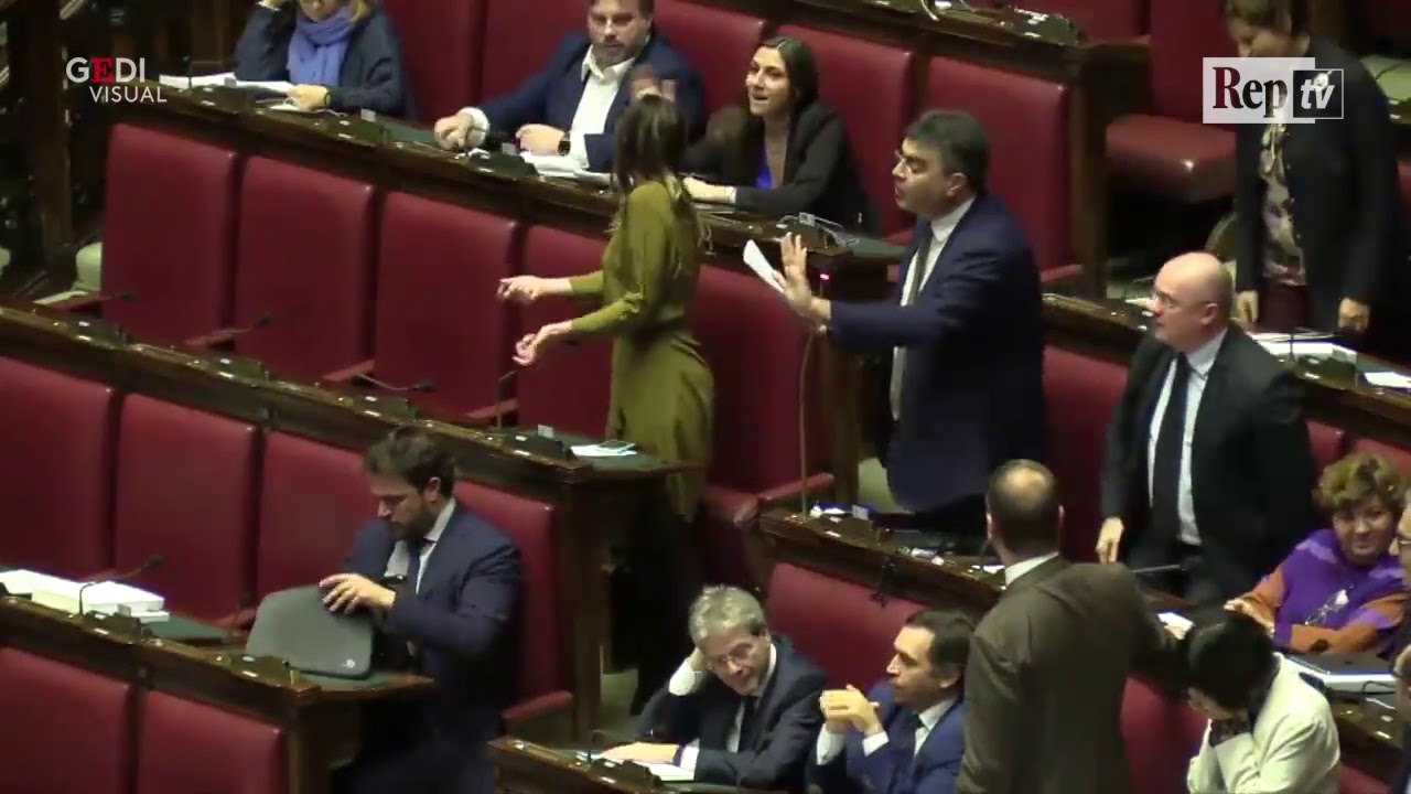 Manovra, scontro Fico-Borghi (Pd): 