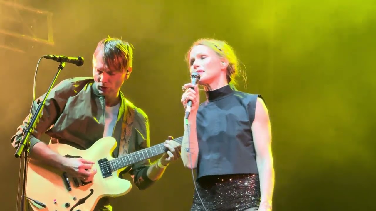 The Cardigans - Step on Me. Live 2026 CDMX