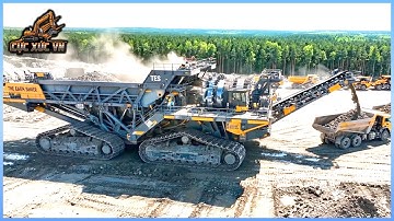 Máy Xúc, Cần Cẩu, Xe Lu, Xe Tải – Xây dựng Cảng hàng không Vũ trụ | CỰC XỨC VN