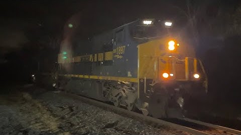 CSX C886 passes Anna at MP 105 with cool K5HL and CSX 1897 (Monon) leading!!!