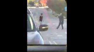 فيديو   مبتعث سعودي يهاجم المارة في شوارع أمريكا