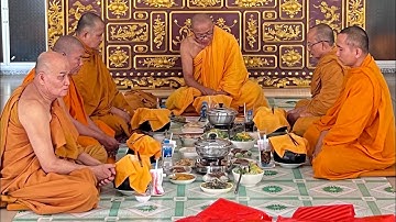 TT . Thích Giác Độ tham dự cúng dường trai tăng tại TỊNH XÁ NGỌC THÀNH