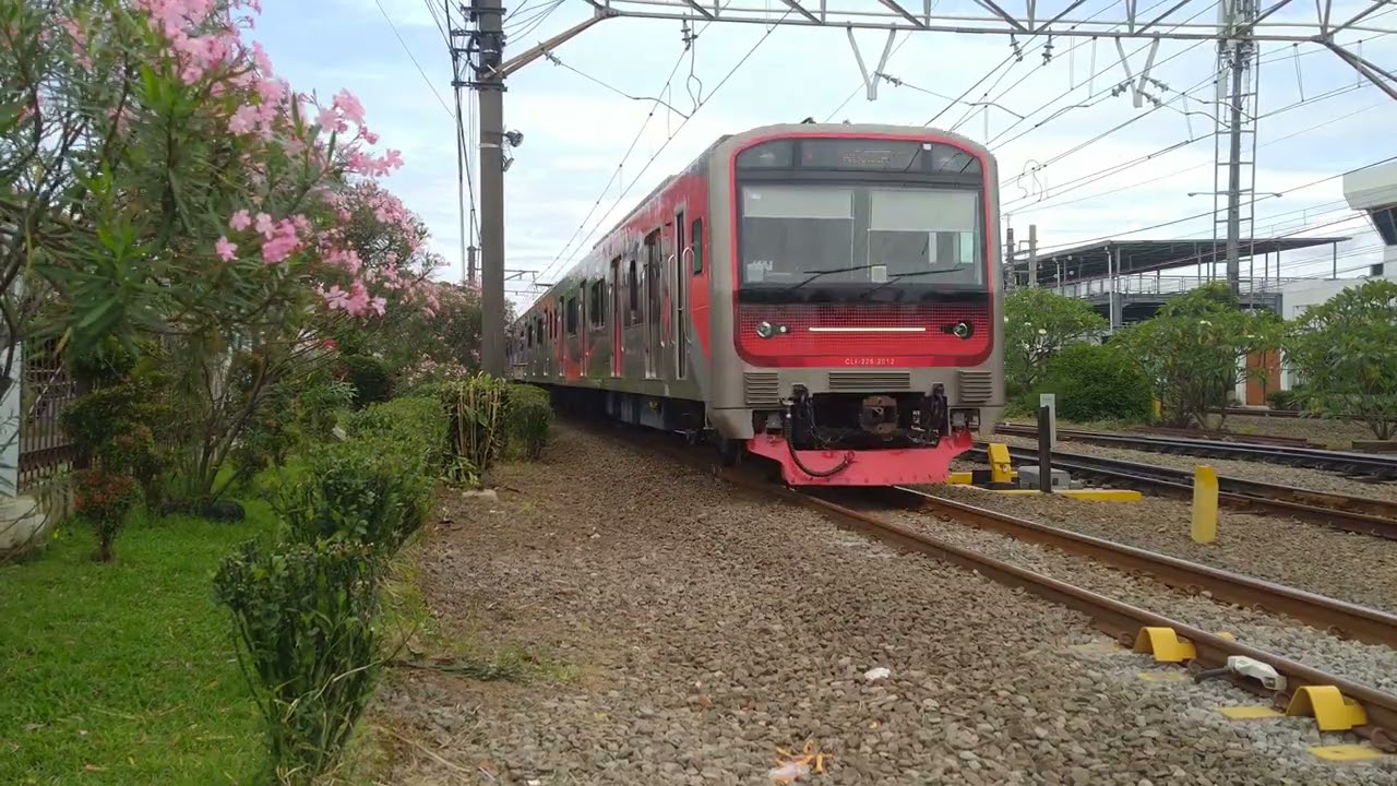 KRL Commuter Line IE305 Series CLI-225.2001-2012 Depok駅発車