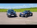 Un buggy secma et une subaru black 