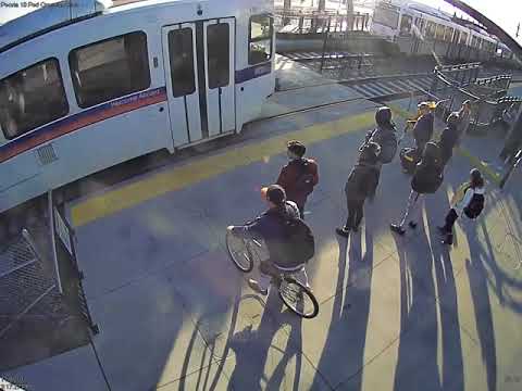 Good Samaritan saves blind man from walking in front of train at RTD station