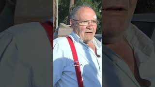Bernardino Garrido fíxose famoso por pronunciar unha frase: "Que che fixen eu, 'ghelipollas'?"