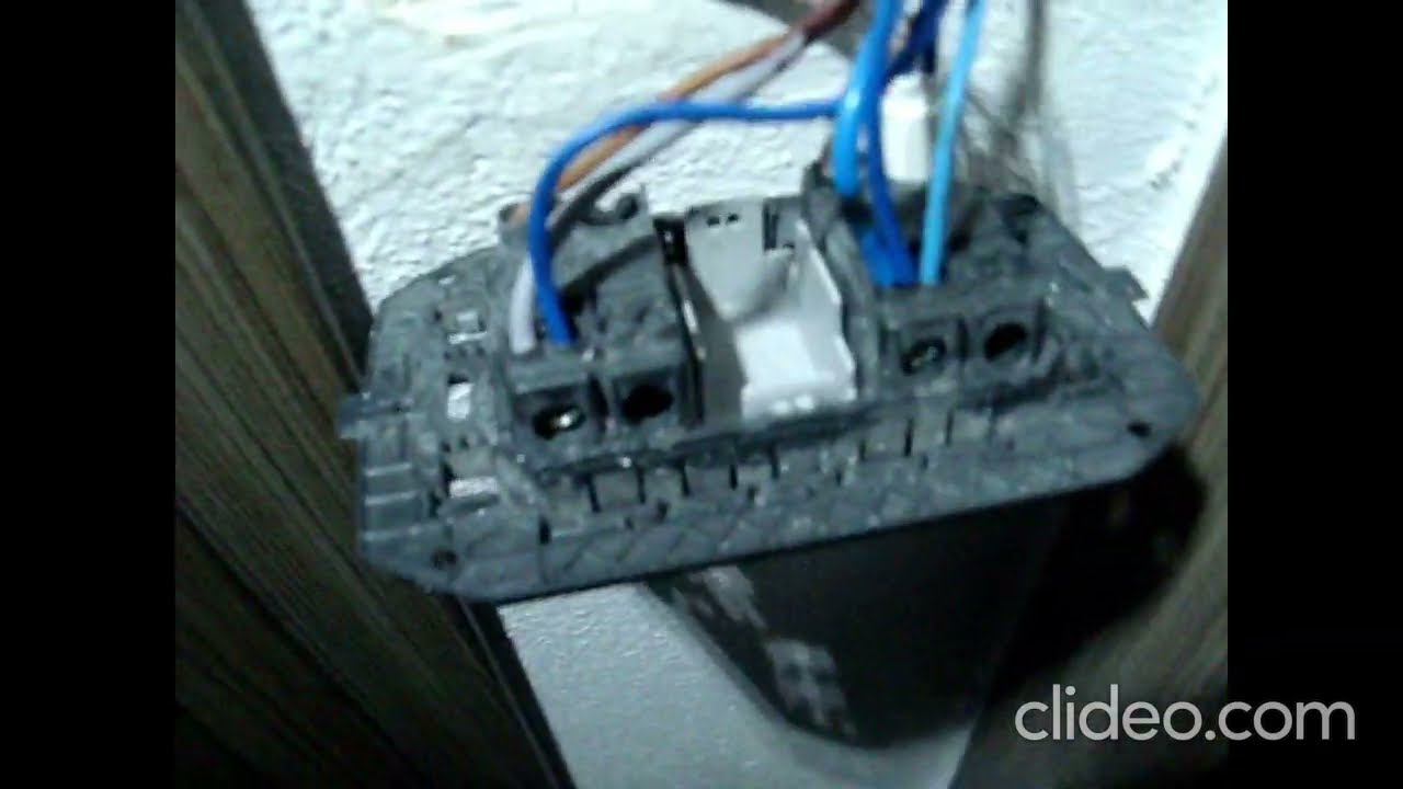 come cambiare la lucina di un tasto su una presa