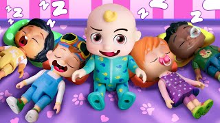 TEN IN THE BED SONG | CoComelon Play with Toys & Nursery Rhymes & Kids Songs