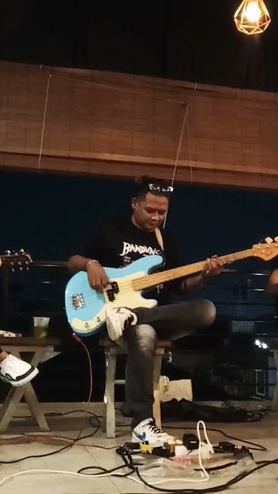 Patah hati 😊 #shortvideo #cover #coversong #sʜᴏʀᴛ #viralvideo #sʜᴏʀᴛs #music #sᴛᴏʀʏ #band