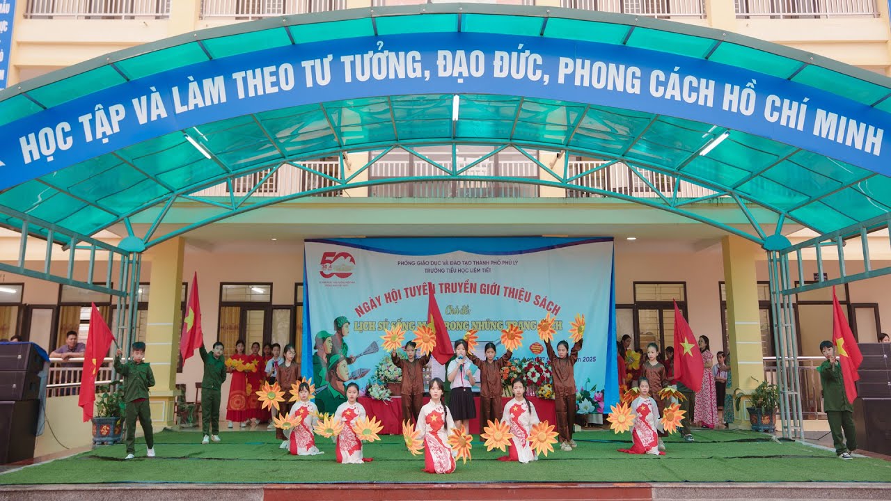 Tuyên truyền sách: Võ Nguyên Giáp những năm tháng cuộc đời