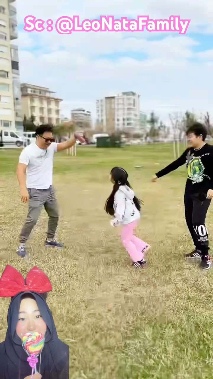 SEPATU ADIK DI MAININ SAMA PAPA SAN KAKAK⁉️Mama mau belain tapi …? @LeoNataFamily #shorts #funny