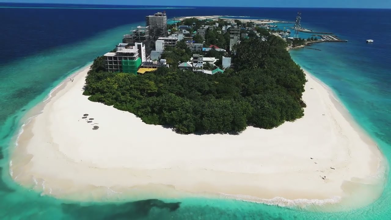 Ukulhas island from above