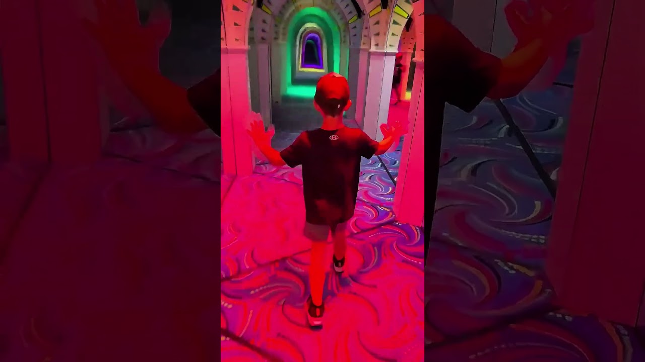 Confusión del Laberinto de Espejos en Su Apogeo #shorts #challenge