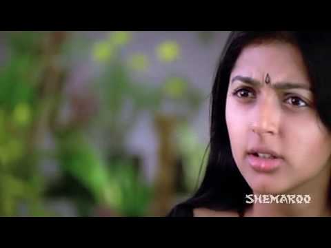 Bhoomika navel show - Kushi Movie - Attharintiki Daaredhi Hero Pawan Kalyan