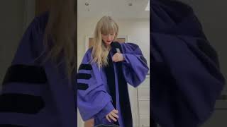 Taylor Swift On Her Way To NYU's Class Of 2022 Graduation Ceremony Today!