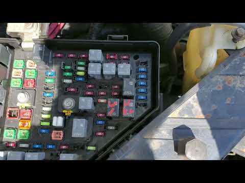 فيوزات ومرحلات مساحات الزجاج الأمامي لسيارة جي إم سي أكاديا 2009 فيوزات ومرحلات مضخة الغسالة