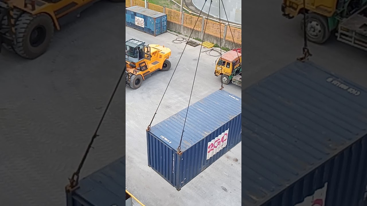 2go cargo vessel... - YouTube