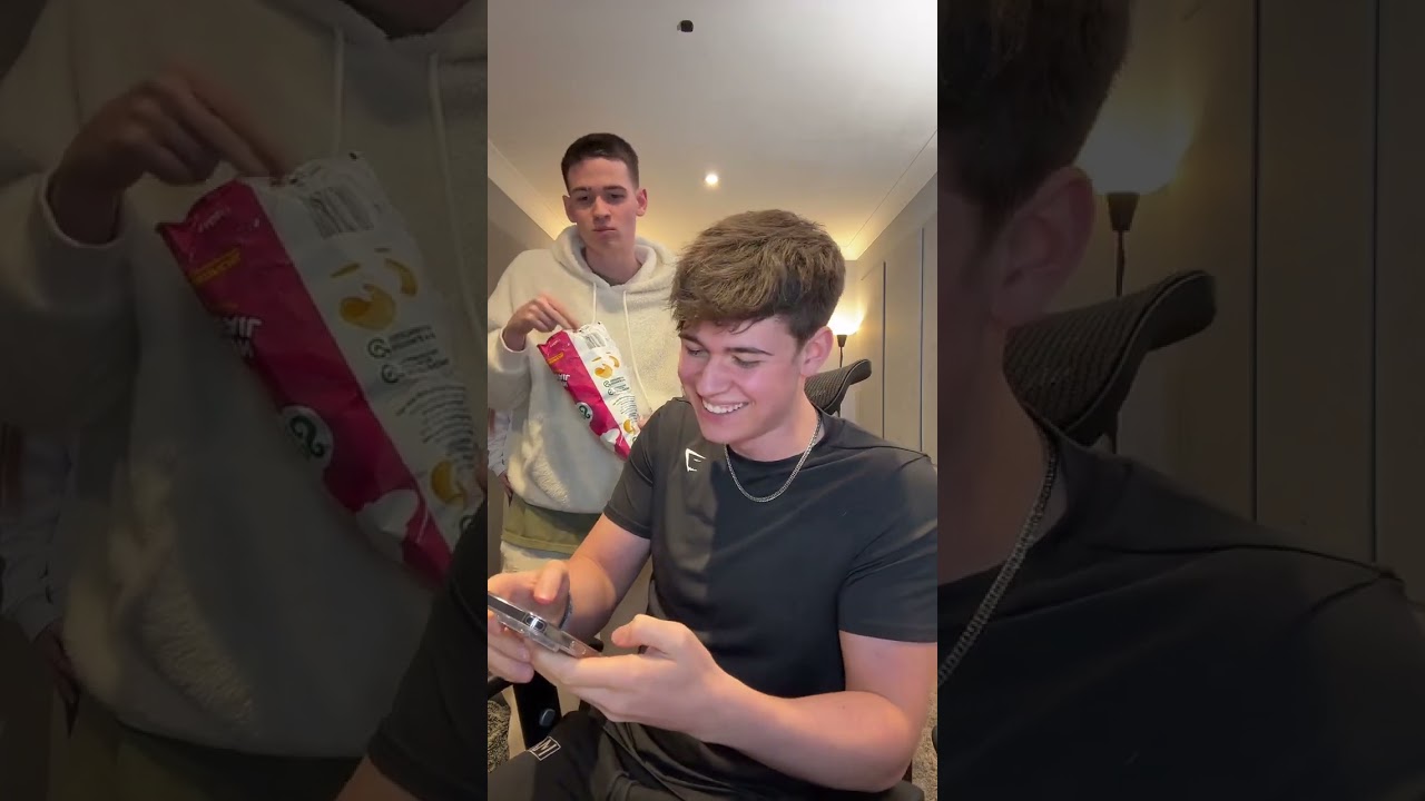 Max and Harvey live 08/02/25