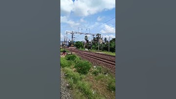 Howrah-Barddhaman Local Train Via Chord Line Arrving Busy Rail Gate Balarambati Station