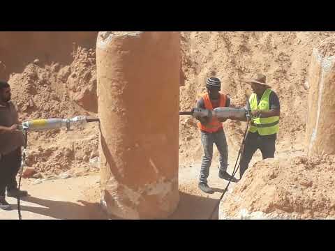        مكنه تكسير وفصل رؤوس الخوازيق
