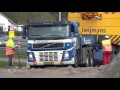 Van Santen vast in het zand - Truck stuck in sand