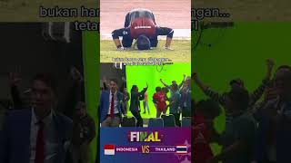 Seru di balik layar studio RCTI saat gol ketiga dari Irfan Jauhari, terdiam saat terjadi kerusuhan.