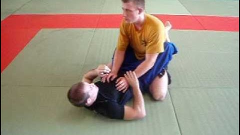 Submission grappling -  Bicep slicer from guard and juji position