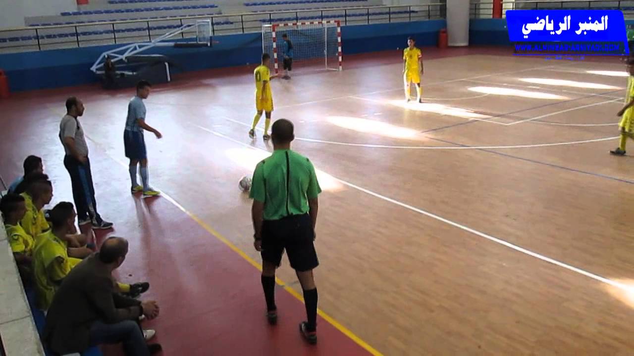 كرة القدم داخل القاعة : لقطات من مباراة امل تيزنيت ضد باب الصحراء كلميم 2016/01/31