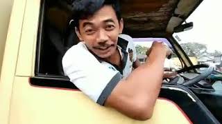Story wa versi romansa sopir truk