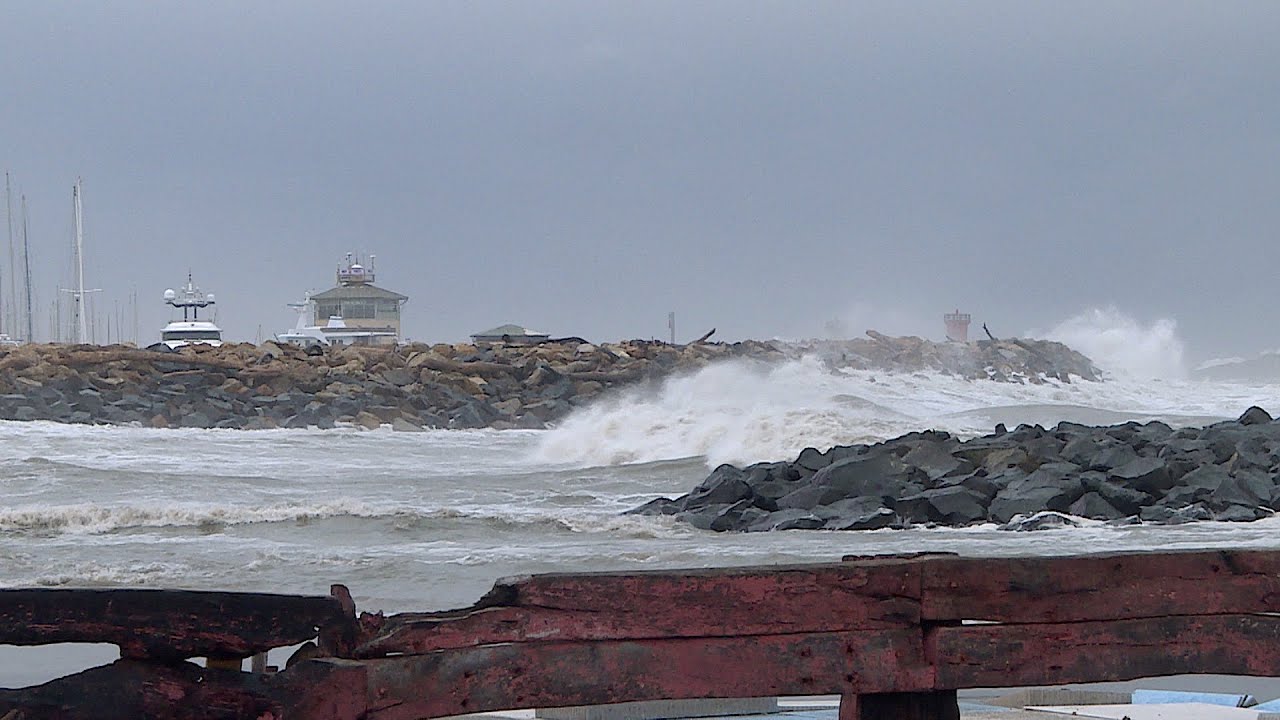 Maltempo, Idroscalo di Ostia allagato