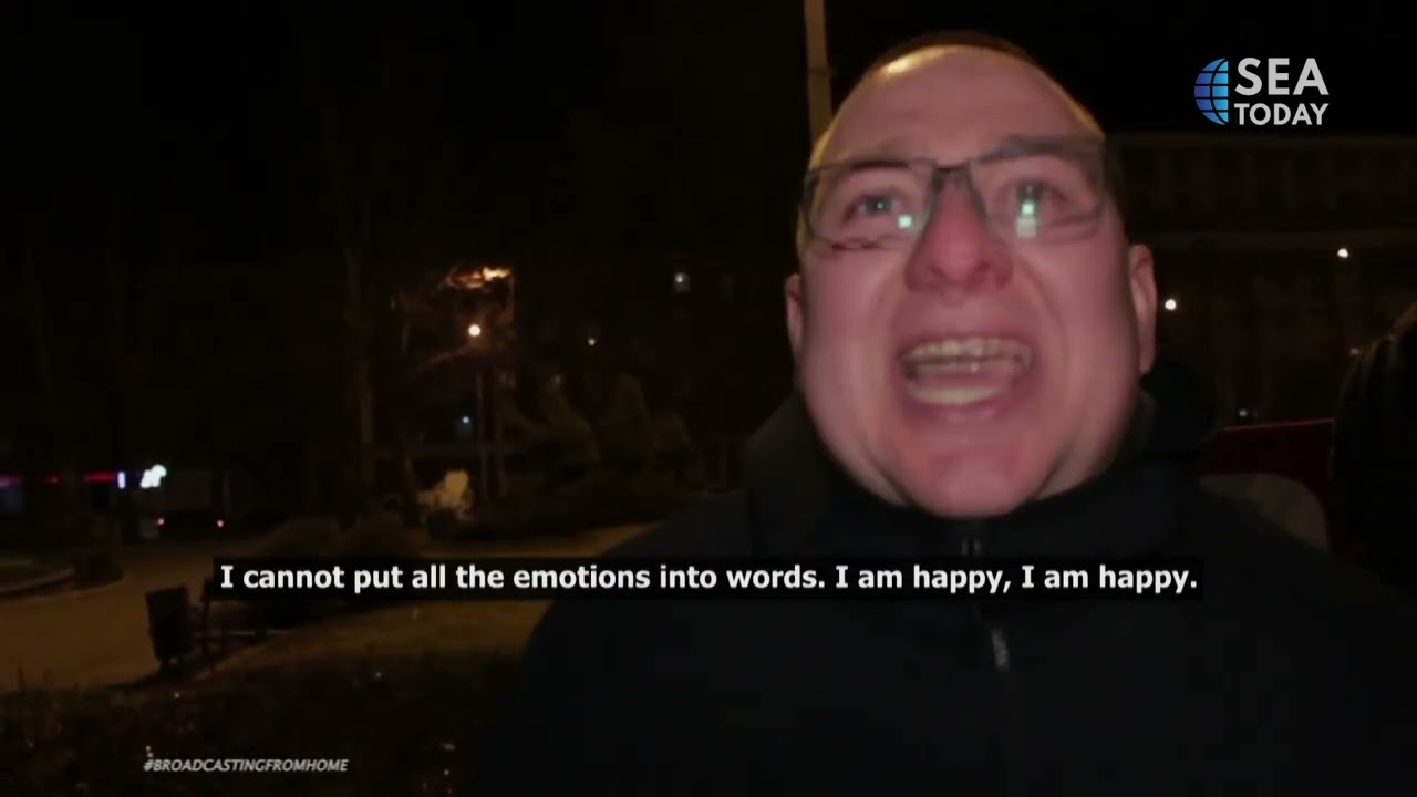 Donetsk Residents Celebrate Putin's Recognition