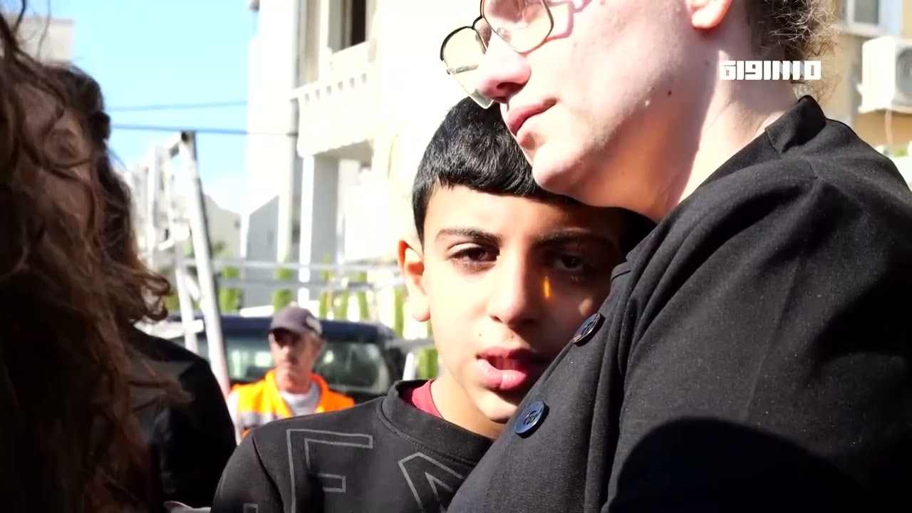 طلبة مدرسة يني في كفر ياسيف ينظمون مسيرة حداد وتضامن مع عائلة الطالب نبيل صفية