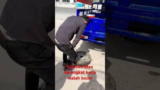 Download Mp3 Ban bocor , jadi ganti ban cadangan ,kasihan #kambodia #viralvideo #shorts #fyp Gudang lagu Download Mp3 Ban bocor , jadi ganti ban cadangan ,kasihan #kambodia #viralvideo #shorts #fyp