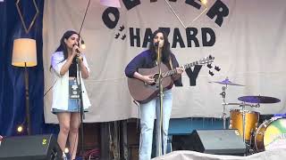 Lullanas - “Bloom” (The Paper Kites Cover) at Oliver Hazard Day 2022 Resimi