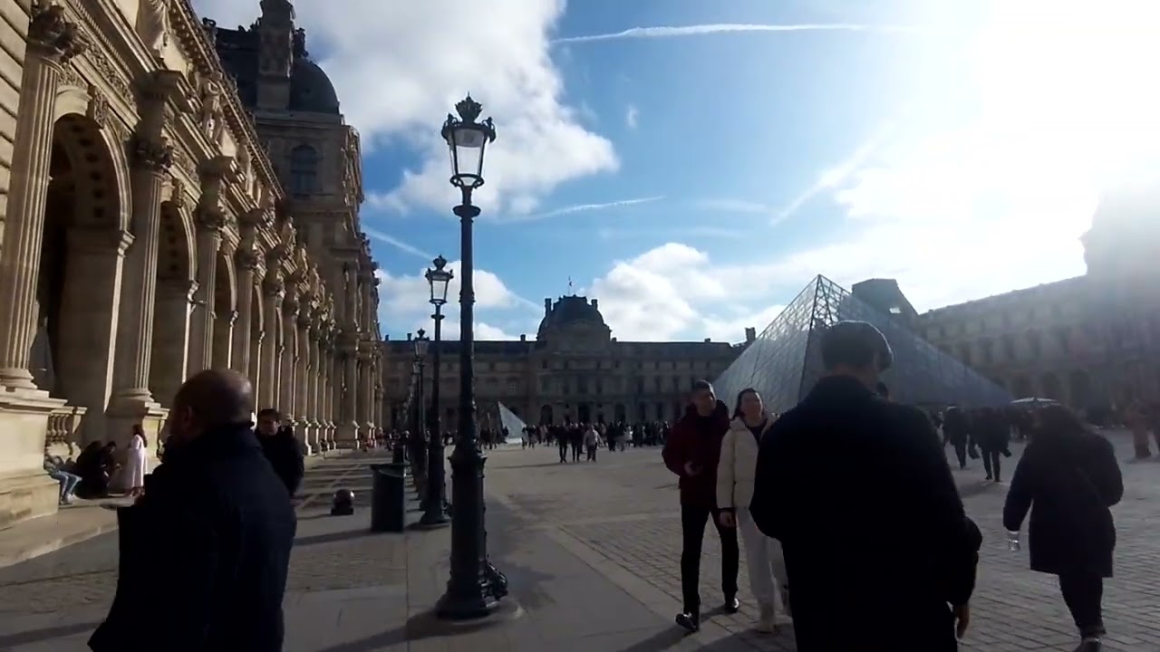 Por las Rutas de Europa. Llegada  Museo Louvre París Francia