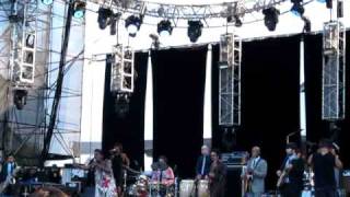 Sharon Jones and the Dap Kings - Gathering of the Vibes 2010 - 100 Days, 100 Nights