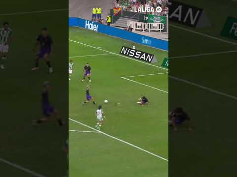 ¡CASI BELLERÍN! 😵 #laligahighlights
