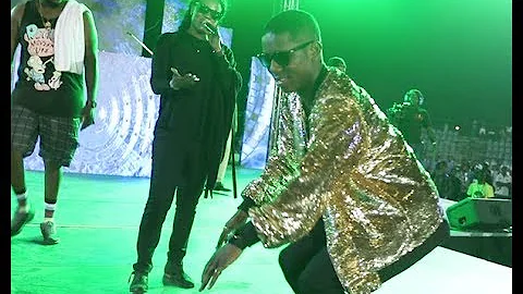 See how Small Doctor & Kennyblaq Dance with the girl Agege Boys throws bottle at his concert