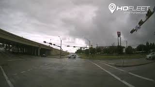 Dash Cam Witnesses T-Bone Accident at Stoplight