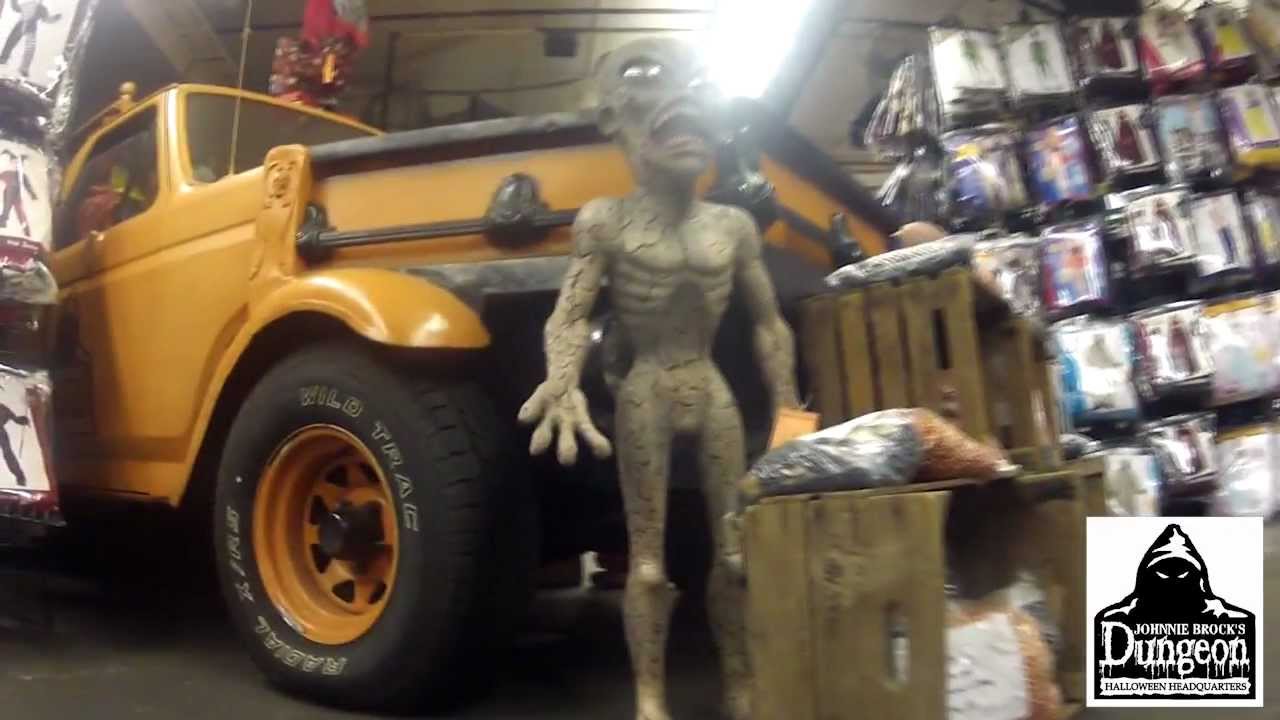 Johnnie Brocks Dungeon Halloween Biggest Store in Universe Costumes Makeup St. Louis - YouTube