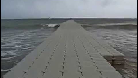 Hisea Floating Dock on the sea wave