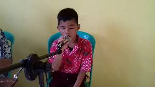 Iksan nyanyi lagu tabahkanlah mama